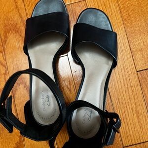Clarks Women's Elegant Black Sandals